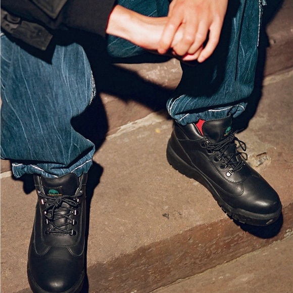 Supreme X Timberland Black Leather Field Boot (9) - Picture 5 of 11